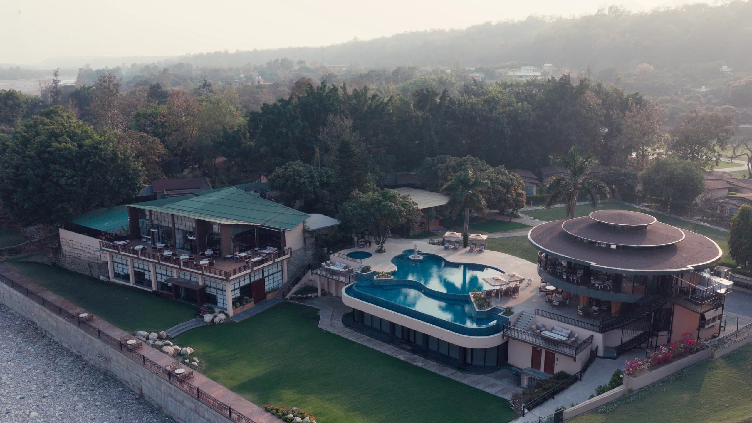 Club Lawn
