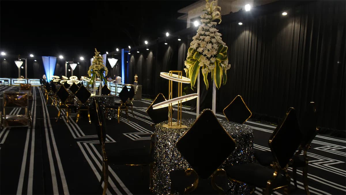 Farewell Decor
